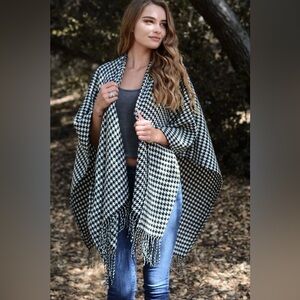 NWOT! Houndstooth Ruana and Kimono Cardigan Dress Open front Wrap Robe Ponchos🖤